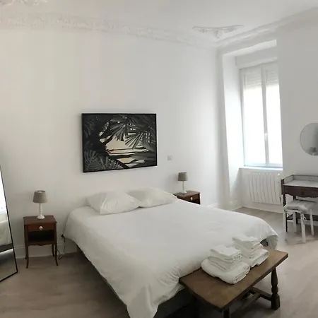 Elegant In Historic Center Of Tournon-sur-Rhone