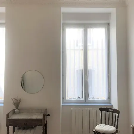 Apartment Elegant In Historic Center Of Tournon-sur-Rhone